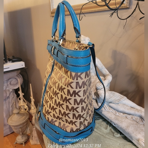 Michael Kors Kingsbury Bucket Bag  Jaqured Logo MK Tote NWOT Designer #712 - Picture 7 of 17